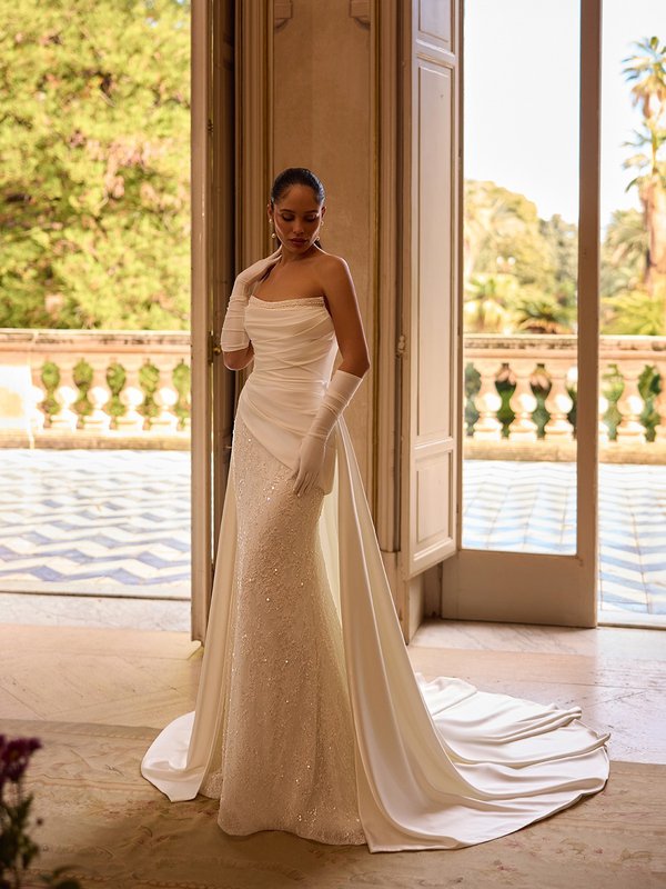 ValStefani HERA Strapless scoop neck stretch satin bodice with beaded lace fabric mermaid with stretch satin detachable train