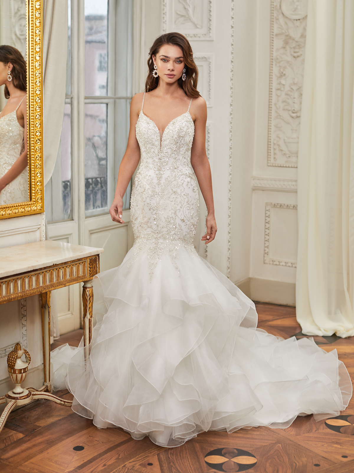 Choosing a wedding dress for different types of female body shapes
